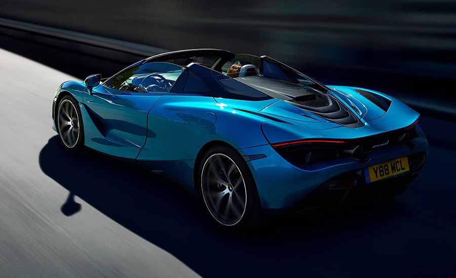 0 a 100 km / h em 2,9 segundos, 0 a 200 km / h em 7,9 segundos ou um quarto de milha (0-400 metros) em 10,4 segundos. Além disso, a velocidade máxima do modelo é de 341 km / h