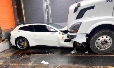 Após briga, caminhoneiro destrói Ferrari do patrão