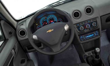 Após morte por defeito em airbag, GM convoca recall de mais de 235 mil Classic e Celtas