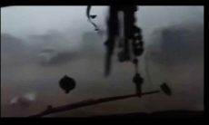 Motorista reza enquanto caminhão tomba ao ser atingido por tornado em Santa Catarina; Vídeo. Foto: Youtube