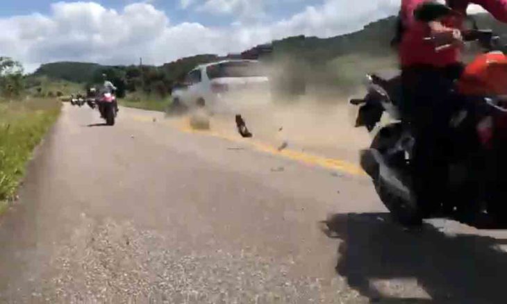 VÍDEO: O exato momento em que vereador atropela e mata 3 motociclistas em Pernambuco. Foto: reprodução Youtube