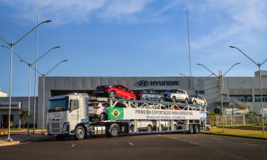Hyundai começa a exportar carros do Brasil para a Argentina