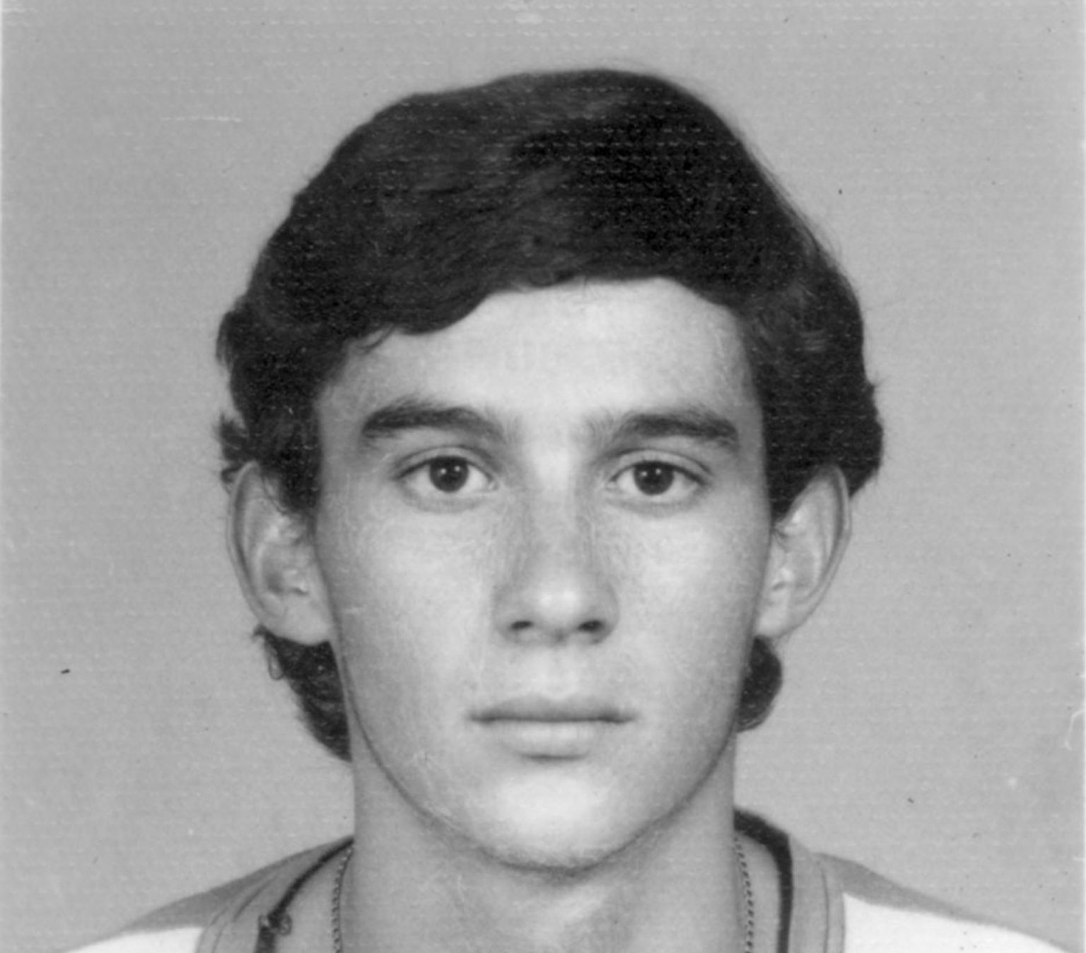 História de Ayrton Senna vai virar série da Netflix - Carro e motos