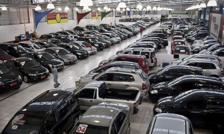 Alta do ICMS compromete venda de veículos usados em SP, diz Fenabrave