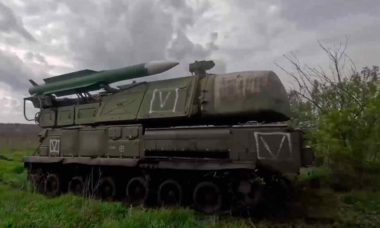 Vídeo mostra o sistema de mísseis antiaéreos "Buk" usado pela Rússia