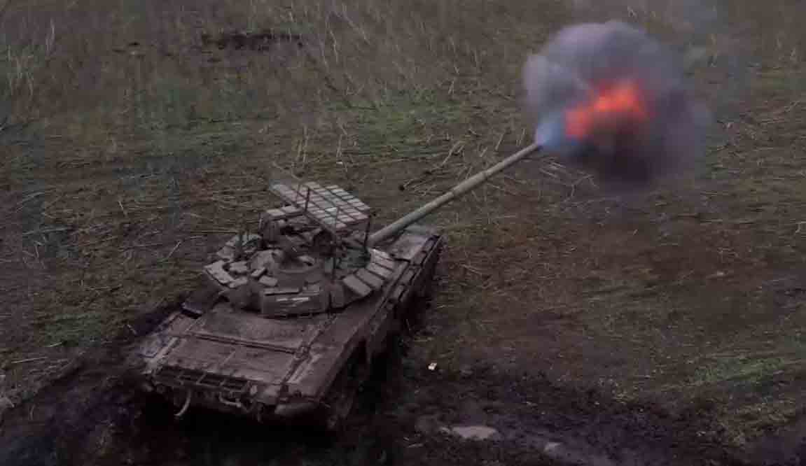 Vídeo mostra a destruição de posições ucranianas pelo tanque T-72B3