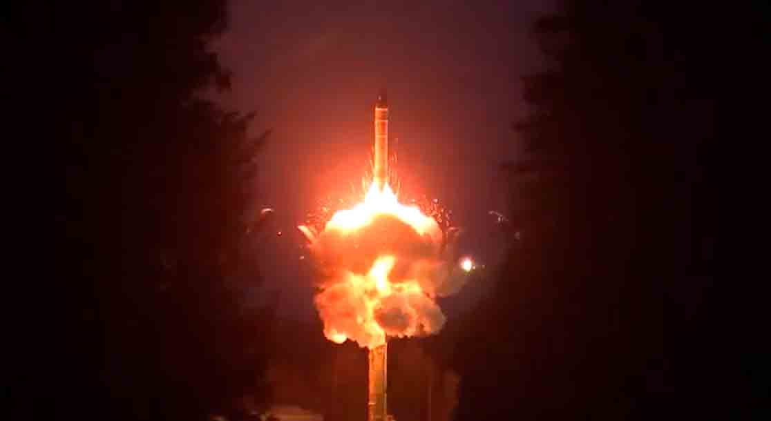 Vidéo : La Russie simule une attaque nucléaire avec un missile balistique intercontinental. Photo et vidéo : Reproduction telegram t.me/mod_russia