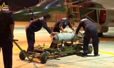 Vídeo: Força Aérea do Vietnã prepara jatos Yakovlev Yak-130 para missões de ataque ao solo.Fotos e vídeo: Reprodução Twitter @AnnQuann