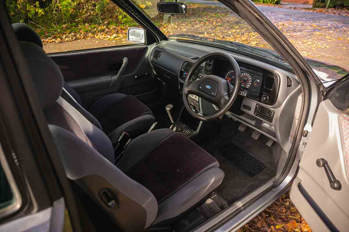 1988 Ford Escort XR3i. Bilde: classiccarauctions