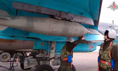 Vídeo mostra o uso de bombas aéreas pelos caças-bombardeiros Su-34 . Foto: Reprodução telegram