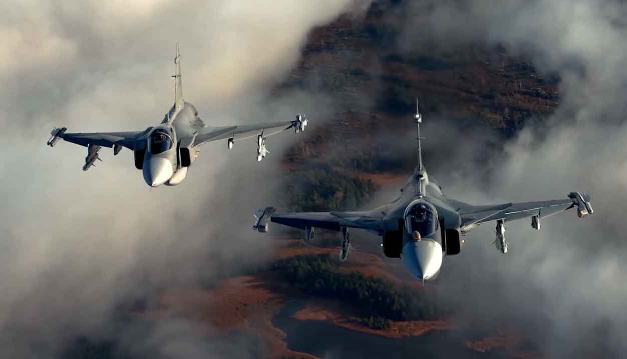 Saab divulga imágenes del Gripen C volando junto a su última generación, el Gripen E. Fotos y vídeo: Reproducción Instagram @saab