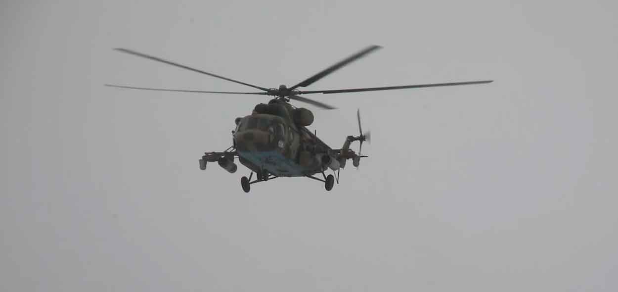 Video menunjukkan serangan helikopter Rusia di bawah salju tebal di Ukraina. Foto dan Video: Telegram t.me/mod_russia 