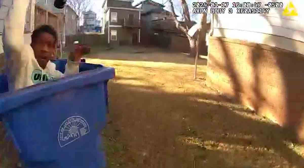 Vídeo: Suspeito é preso dentro de lata de lixo após 5 dias de perseguição