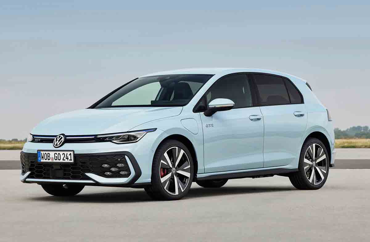 Volkswagen Golf 2024 Globally Debuts with New Features and Design