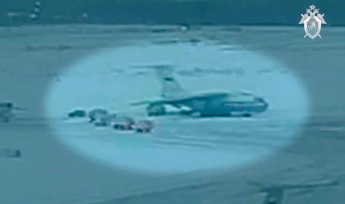 Video: Surveillance footage allegedly shows boarding of 65 Ukrainian prisoners on a downed transport aircraft