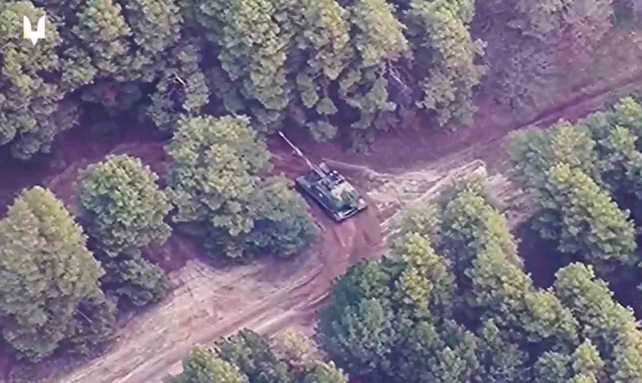 Rus Msta-S obüsünün Ukraynalı HIMARS tarafından imha edilmesini gösteren video. Fotoğraf ve Video: Telegram t.me/ukr_sof'tan yeniden üretim