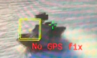 Vídeo mostra drone kamikaze polonês destruindo sistema de defesa aérea russo Tor