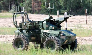 Vídeo mostra tanque robótico ucraniano atacando posições russas
