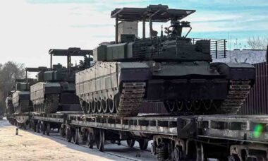 Vídeo: Exército Russo recebe novo lote de tanques T-80BVM atualizados. Foto e vídeo: Reprodução Twitter
