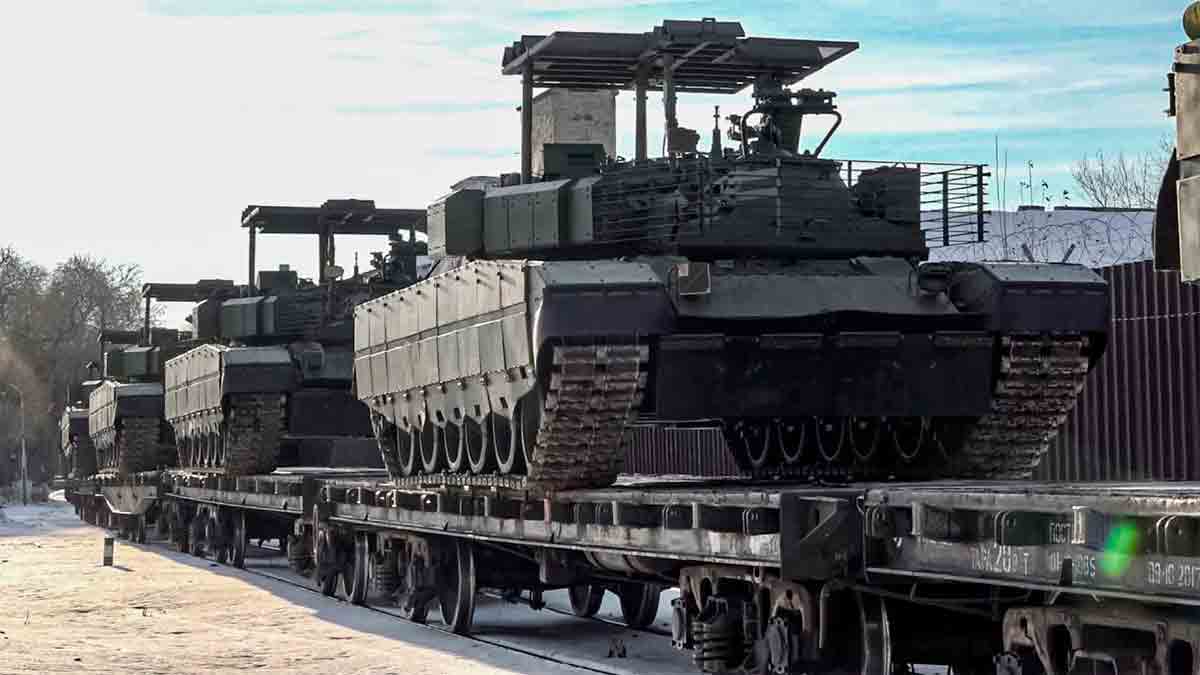 Video: Russische Armee erhält neue Lieferung aktualisierter T-80BVM-Panzer. Foto und Video: Twitter-Wiedergabe