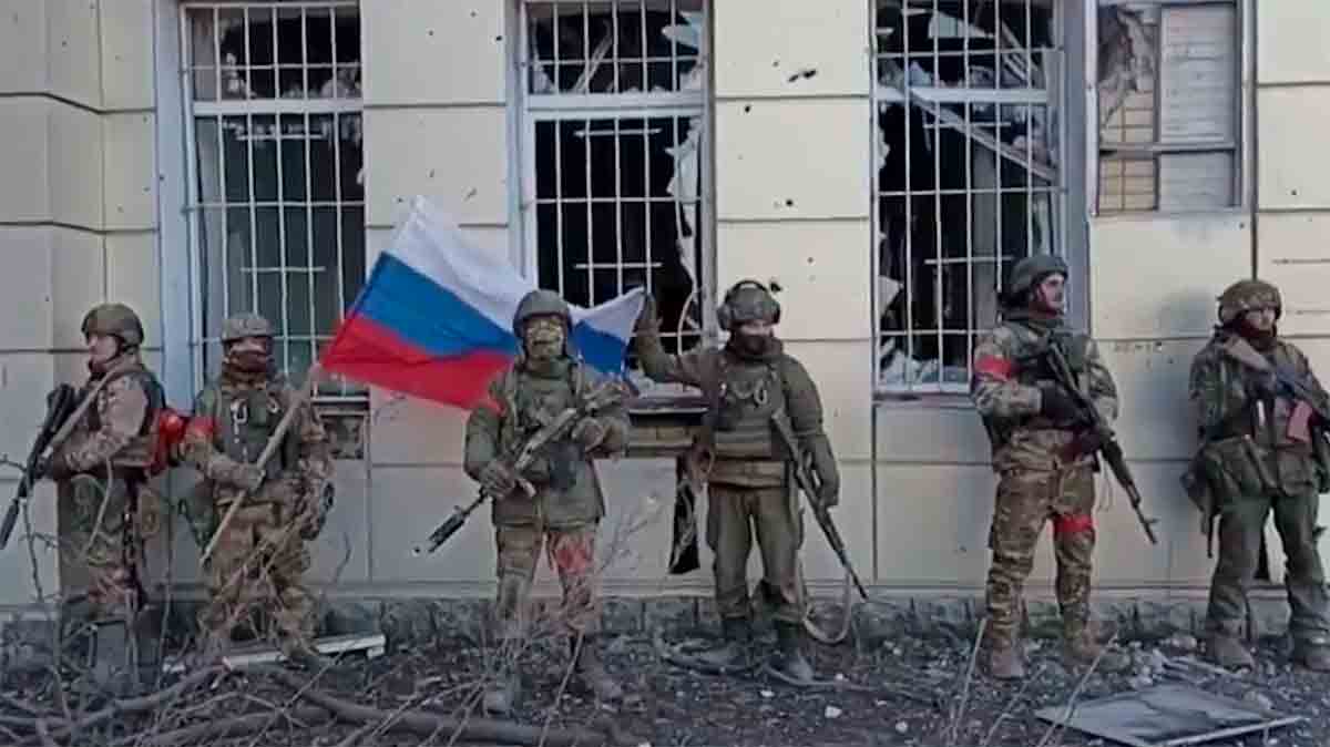 Video: Russische troepen bevestigen verovering van Avdiivka na terugtrekking van Oekraïense troepen