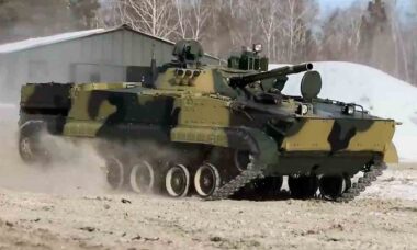 BMP-3. Reprodução Twitter @sputnik_brasil