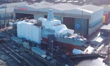 Vídeo: Drone mostra construção da nova fragata Type 26 em Glasgow. Vídeo e fotos : Reprodução Twitter @geoallison