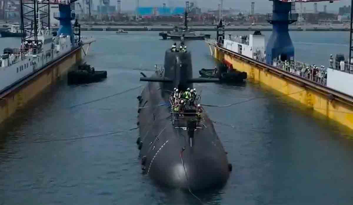 Video: Taiwan lanserar sin första i landet byggda ubåt