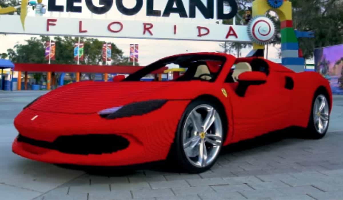 La Ferrari 296 GTS devient une réplique en taille réelle de Lego et surprend par ses détails