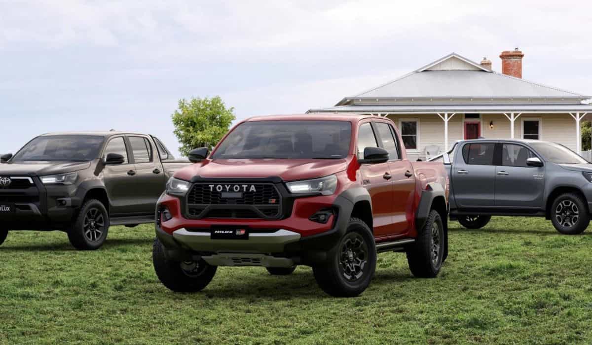 Toyota unveils the 2024 Hilux with a new look and hybrid engine