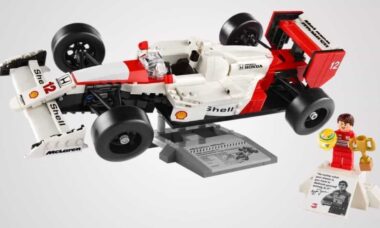 Lego lanserer en samling med Formel 1-racebiler med en spesiell utgave av Ayrton Senna. Bilde: Lego Offisiell Nettside