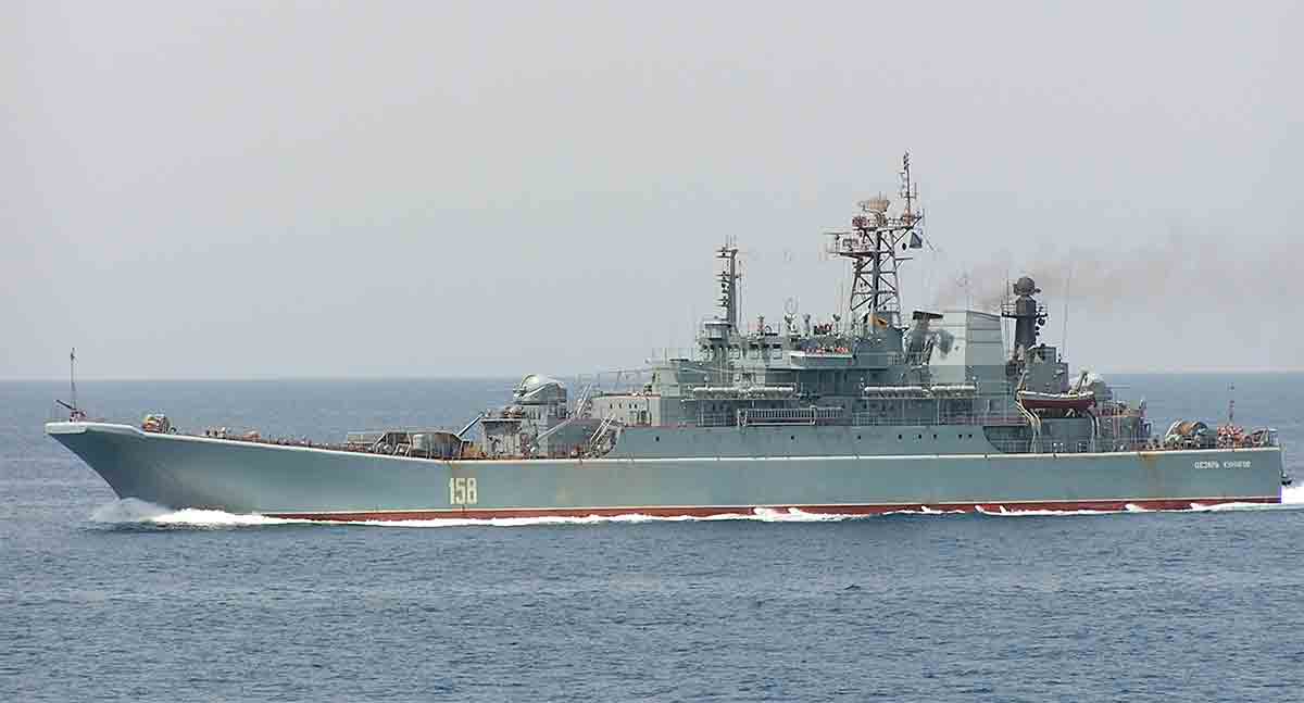 Video visar förstörelsen av ytterligare ett stort ryskt fartyg av Ukraina
