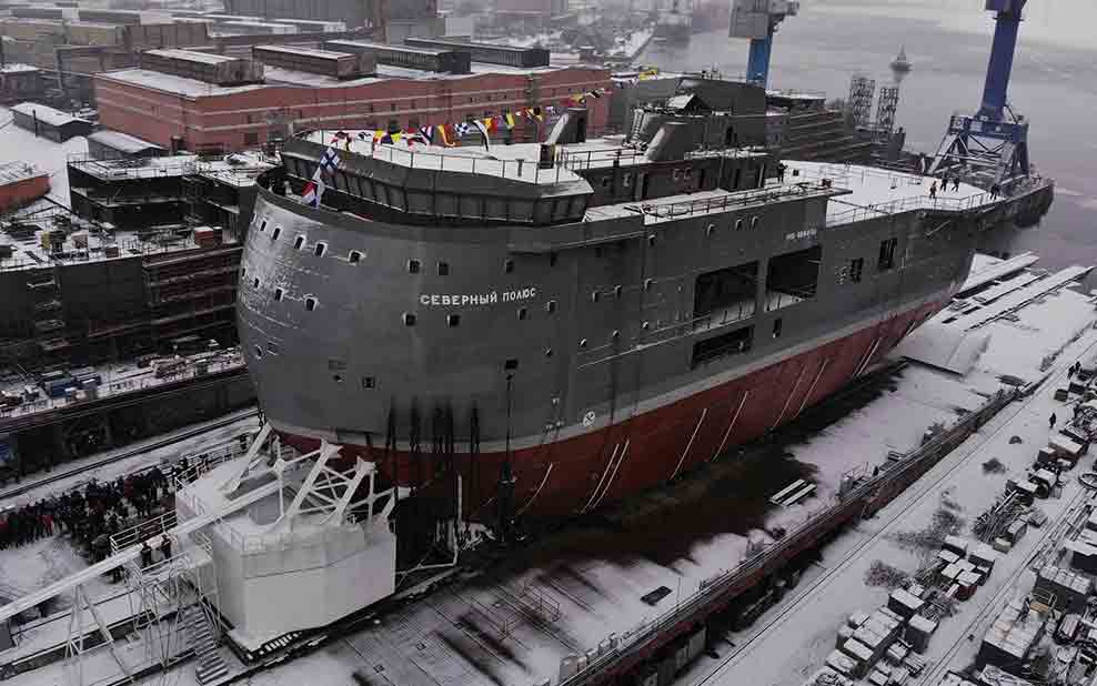 Az orosz kutatóhajó valószínűleg a legcsúnyább hajó, amit valaha láttál. Fotó: Twitter közvetítése
