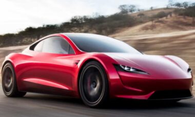 Elon Musk promete que novo Tesla Roadster atingirá 96 km/h em menos de um segundo