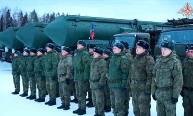 Rússia move seus lançadores de mísseis balísticos intercontinentais Yars para Moscou