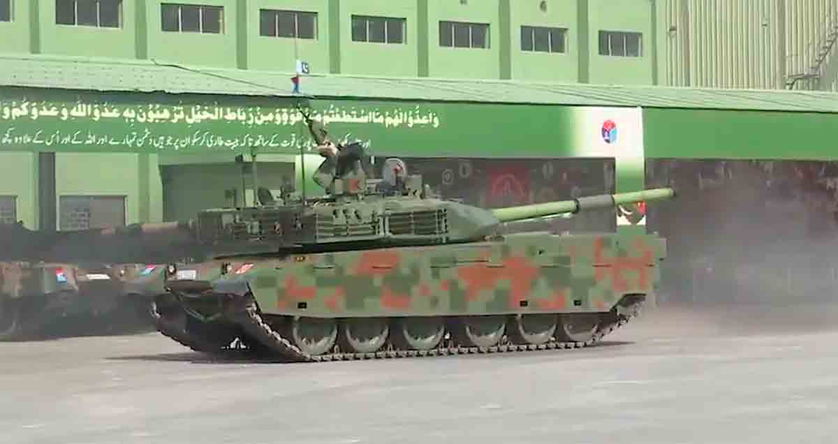 Haider Fő Csataharci Tank. Kép és videó: Twitter @KreatelyMedia