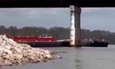 Vídeo: Barcaça Colide com Ponte em Oklahoma, Marca o Segundo Incidente em Uma Semana