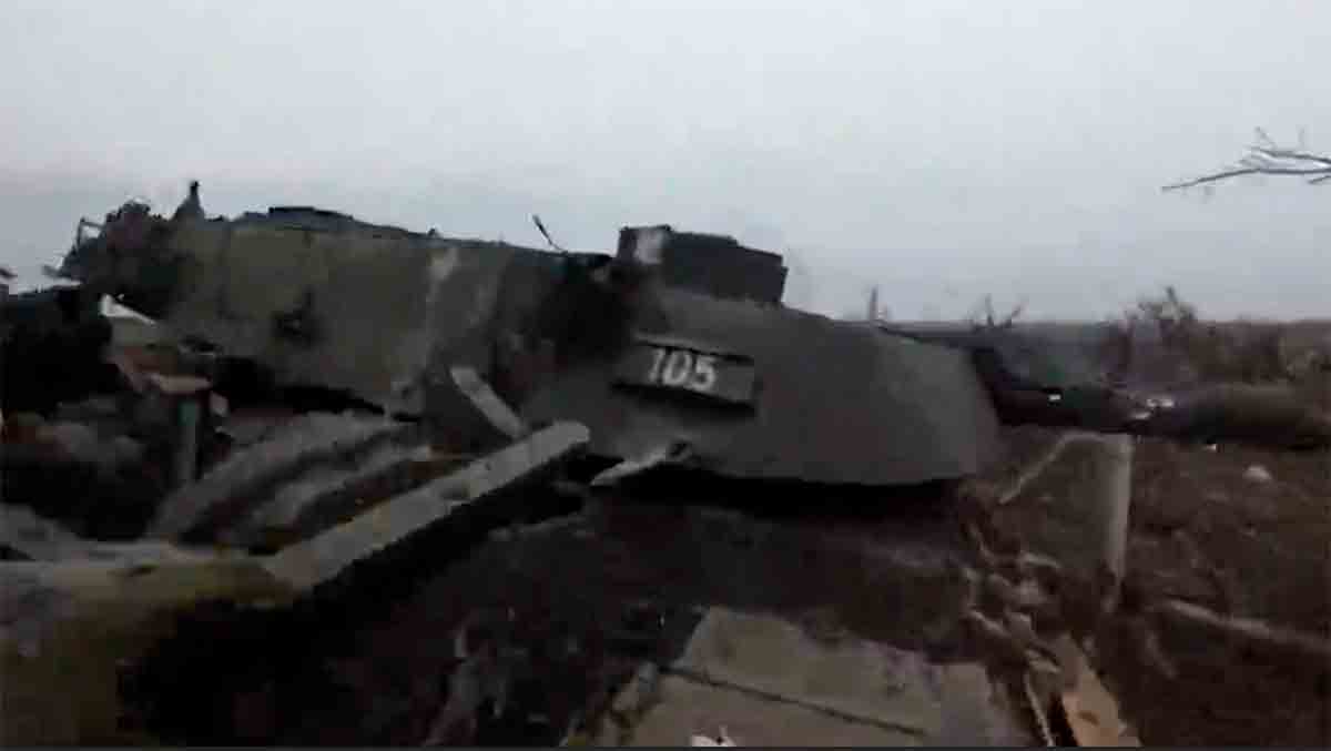 Video: Russians Capture Footage of Destroyed Abrams Tank in Ukraine