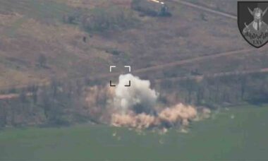 Vídeo mostra HIMARS destruindo sistema de defesa aérea russo Strela-10 em Zaporizhzhia. Foto e vídeo: Telegram ombrstarichi65