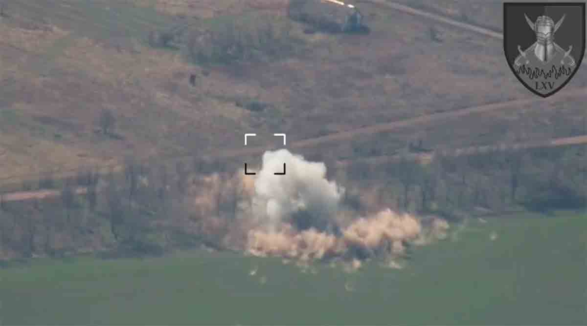Video visar HIMARS förstör ryskt luftvärnssystem Strela-10 i Zaporizjzja Foto och video: Telegram / ombrstarichi65