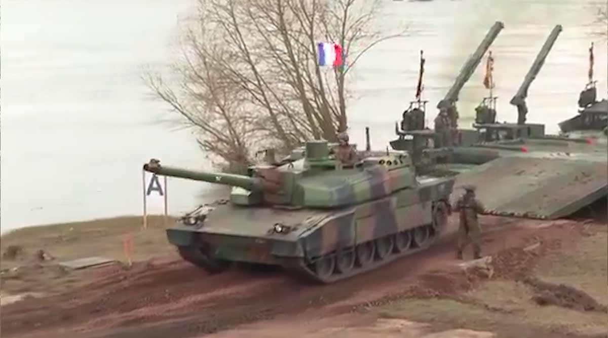Video: Truppe della NATO spostano carri armati attraverso la Polonia. Foto e video: Twitter @front_ukrainian