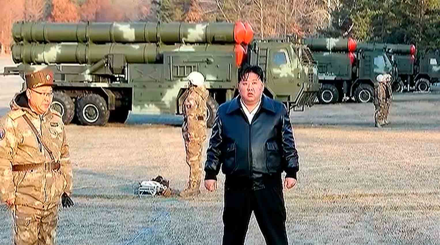 Video: La Corea del Nord effettua un grande lancio con i suoi sistemi di razzi multipli da 600 mm. Foto: KCNA