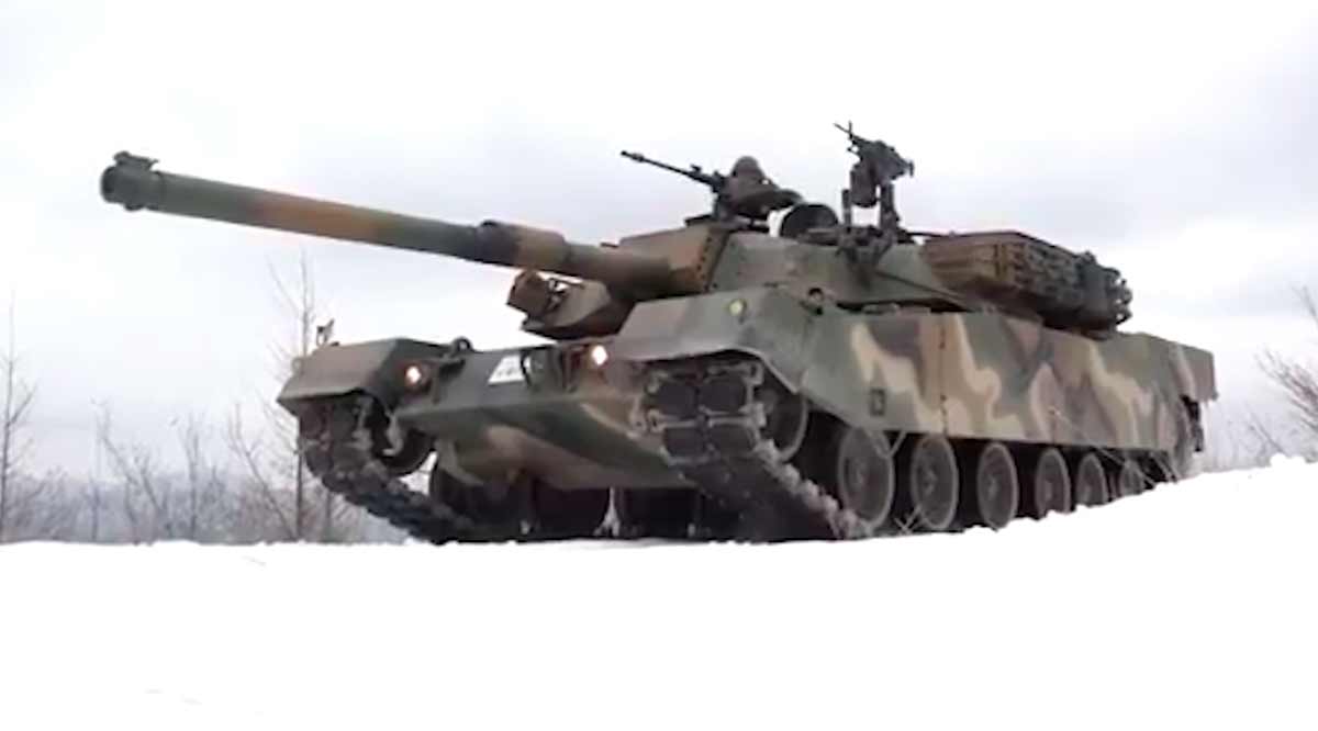 Angkatan Darat Korea Selatan memperkenalkan tank K1E2 yang telah diperbarui. Foto dan video: Twitter @Sunshine864711