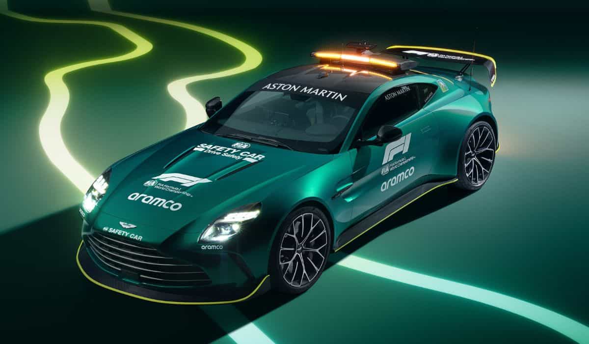 Guarda il modello esclusivo dell'Aston Martin scelto per essere la Safety Car della F1 2024