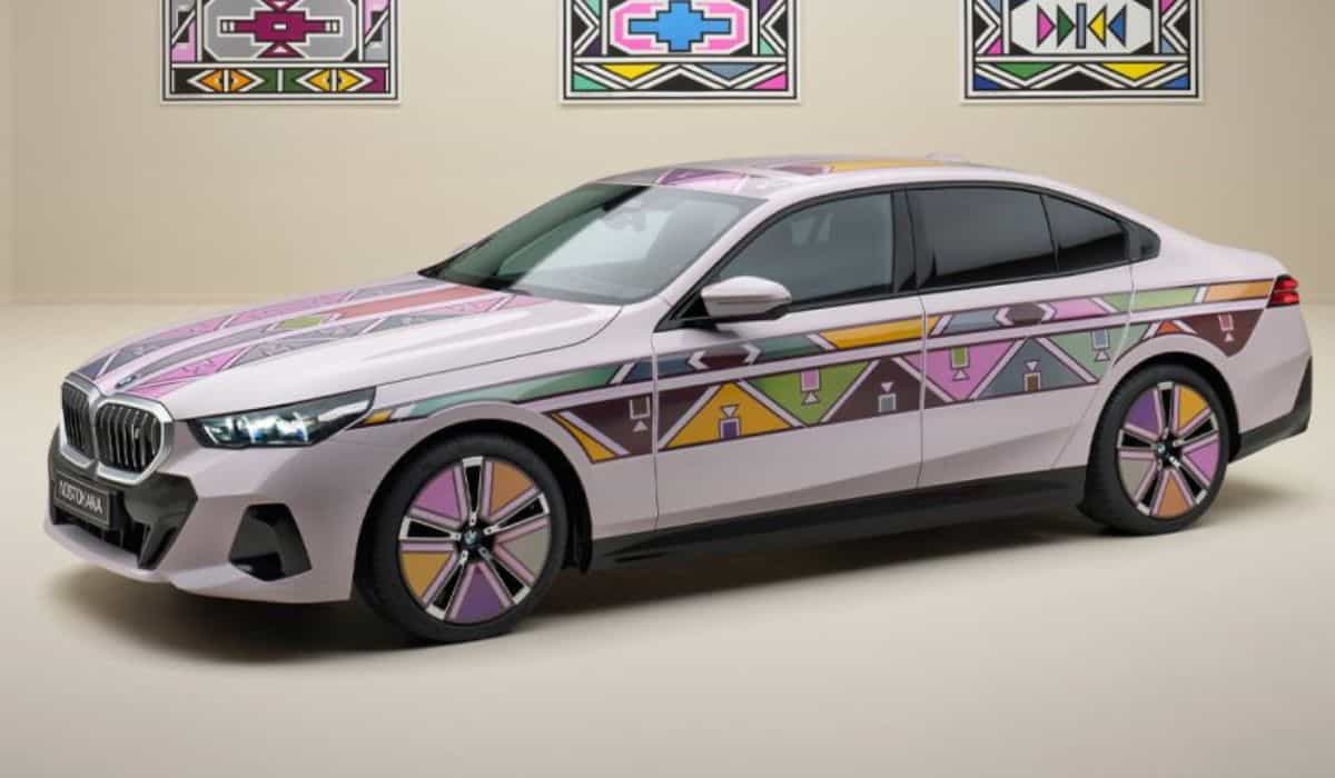 BMW présente une fusion d'art et de technologie avec la nouvelle i5 Flow Nostokana