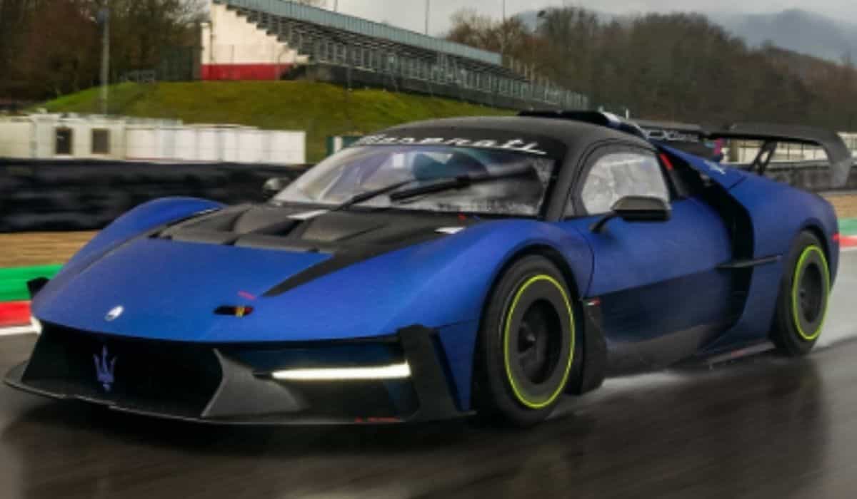MCXtrema da Maserati inicia testes na pista de corrida antes da entrega aos clientes