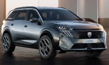Peugeot revela novo SUV e-5008 e 5008 de sete lugares com opções elétricas e híbridas