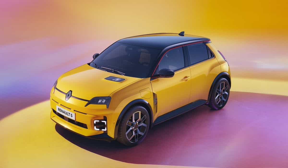 Renault 5 E-Tech Electric verovert Europa en is succesvol na de lancering op de Autosalon van Genève