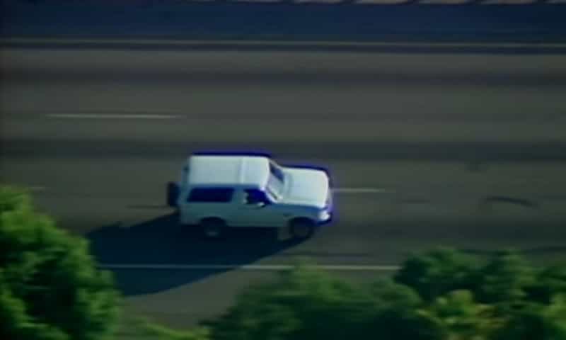 OJ Simpson fleeing from police with a Ford Broncos in 1994 (YouTube / @9news)
