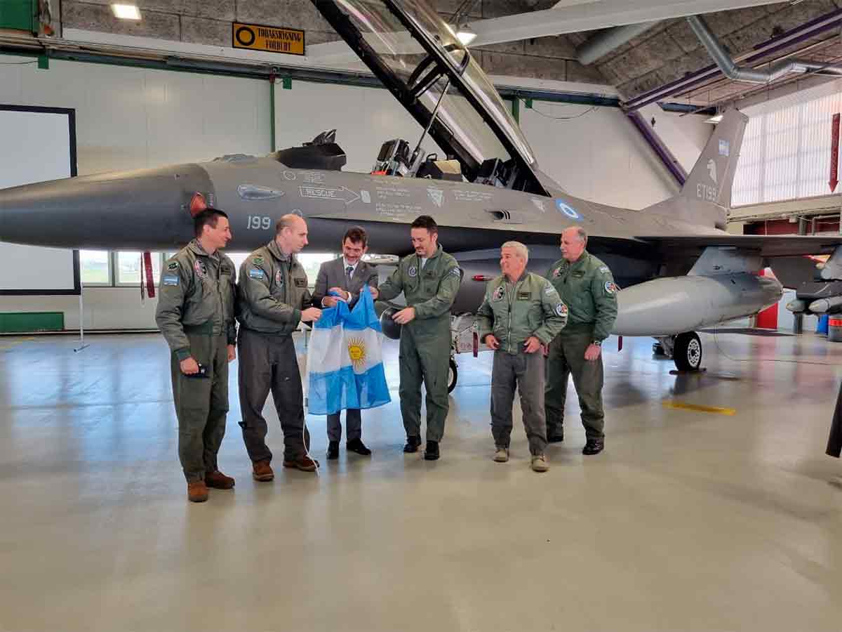 Argentina compra 24 cazas F-16 de Dinamarca. Foto: Reproducción Twitter @FuerzaAerea_Arg 